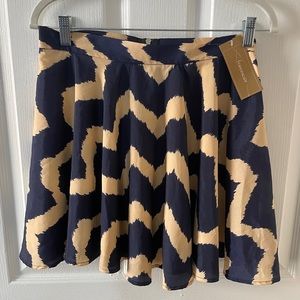 NWT Francesca’s Navy and Nude Skirt Size M